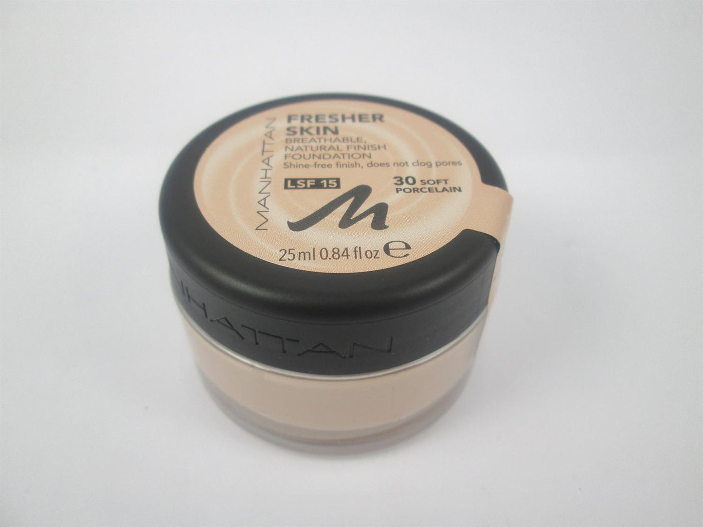 Manhattan Foundation Fresher Skin Soft Porcelain 30